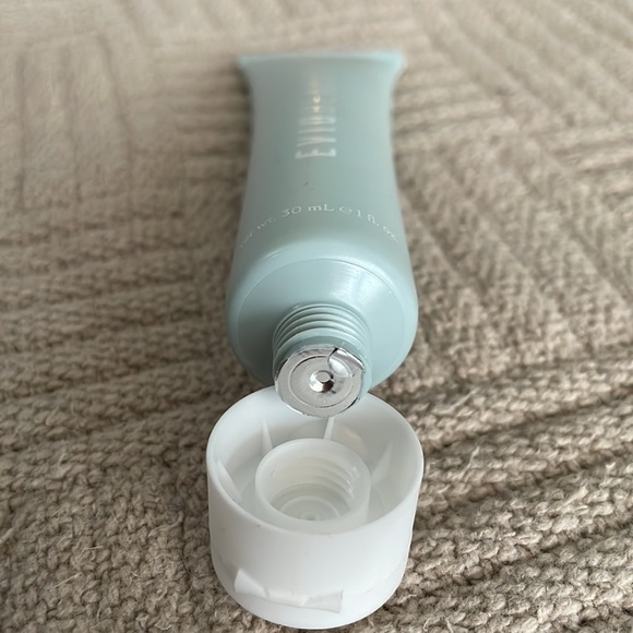 Evio Beauty Pore-fect Matte Primer - Picture 3 of 3